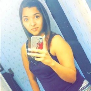 Meet your Posher, Lesly